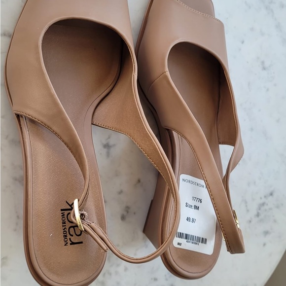 Women Dress Sandal - Picture 9 of 9